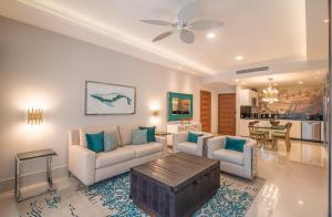Η κουζίνα ή μικρή κουζίνα στο 1BD Oceanview Suite Garza Blanca in Cabo