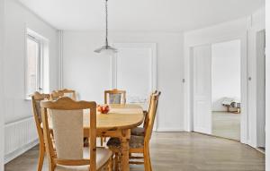Fotografie z fotogalerie ubytování 4 Bedroom Nice Home In Harboøre v destinaci Harboør