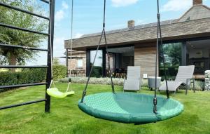 Vườn quanh Beautiful Home In Poperinge With Wifi