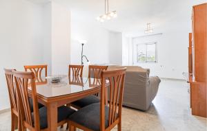 Χώρος καθιστικού στο Lovely Apartment In Torre Del Mar