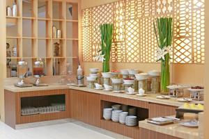 Makanan di atau berdekatan hotel