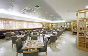 Restoran atau tempat lain untuk makan di All Sedayu Hotel Kelapa Gading