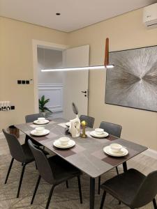 Fotografie z fotogalerie ubytování شقه 3فاخره ثلاث غرف نوم v Rijádu + 46 fotografií