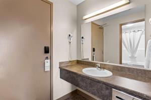 Koupelna v ubytování SureStay Hotel by Best Western Bassano + 23 fotografií