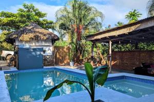 Hồ bơi trong/gần Matambú Casita Charming & Rustic with Shared Pool