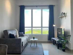 Posezení v ubytování Industrial 2BR 8Pax Impression City 5Mins ToTown + 29 fotografií