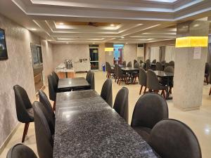 Restaurace v ubytování Hotel Geetha International