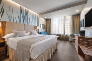 Riu Plaza Chicago客房内的一张或多张床位