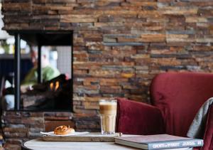 Nápoje v ubytování Langley Hôtel Tango