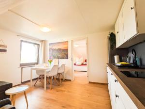 Kuchyň nebo kuchyňský kout v ubytování B5 Urlaubsmagie Gemütliche Wohnung inmitten der Sächsischen Schweiz