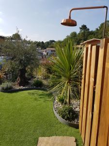 Vonkajšia záhrada v ubytovaní Dune Blanche 300 m de l'Océan, appartement neuf 6 personnes
