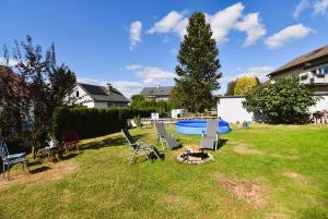 Κήπος έξω από το Sonnige 4 Zimmer Gartenwohnung nähe See für bis zu 6 Personen