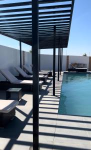 Bazén v ubytování Oakville Lodge nebo v jeho okolí