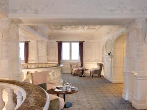 Posezení v ubytování St. Ermin's Hotel, Autograph Collection