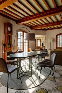 Posezení v ubytování Grande Villa Provençale avec Piscine Privée à Gémenos
