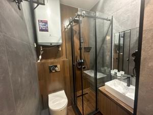 Kopalnica v nastanitvi Amir inn