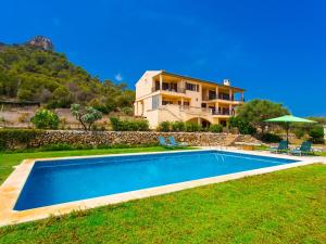 Swimmingpoolen hos eller tæt på Na Penyal