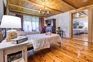 Łóżko lub łóżka w pokoju w obiekcie Hanna House