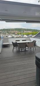 Μπαλκόνι ή βεράντα στο MarInnStro