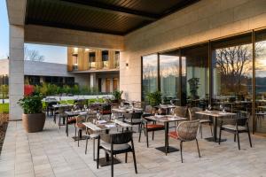 Melea - The Health Concept - Adults Only Hotel餐厅或其他用餐的地方