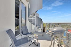 Balkón nebo terasa v ubytování Luxury Penthouse -Awesome Views-Pools - Free Parking