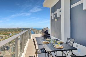 Balkón nebo terasa v ubytování Luxury Penthouse -Awesome Views-Pools - Free Parking