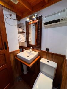 Ένα μπάνιο στο Alojamiento La HiguerAzul Gran Canaria +20 φωτογραφίες