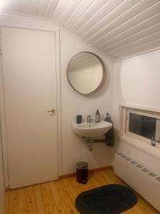 Koupelna v ubytování Room Sebi