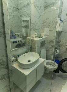 Koupelna v ubytování Nikos Lake 2