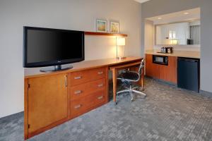 Η κουζίνα ή μικρή κουζίνα στο Courtyard Dallas Addison Midway