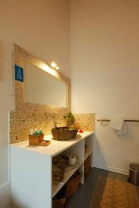 Imagem da galeria de La Pointe Beach Huts em Praslin