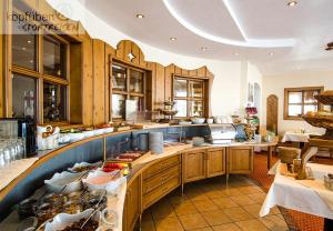 Dapur atau dapur kecil di Sporthotel Daniel