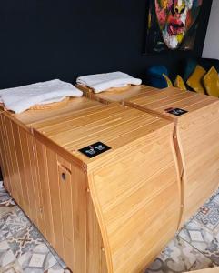 Postel nebo postele na pokoji v ubytování Rooms & Apartment ZALA Airport shuttle option