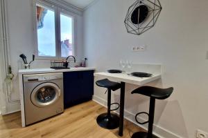 Η κουζίνα ή μικρή κουζίνα στο #HC Le Blue Revol Renovated fully equipped
