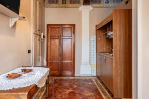 Postel nebo postele na pokoji v ubytování Romantic Suite Near Pisa Lucca
