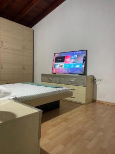 TV a/nebo společenská místnost v ubytování Sinan moraci