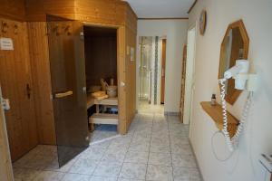 Koupelna v ubytování Landhotel Pacher + 37 fotografií
