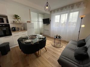 Una cocina o cocineta en Allium, Appt entièrement rénové avec parking 5 fotos más