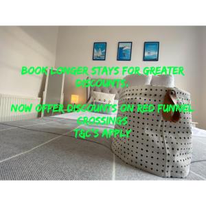 Foto dalla galleria di Wight On The Beach, Sleeps 4, Free Off Road Parking, Balcony with Sea Views a Ryde