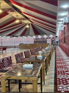 Restaurace v ubytování Wadi Rum Rimal View Camp Panoramic View + 31 fotografií