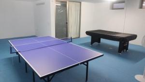 Stolní tenis v ubytování Casa Los Belones, Villa with private pool and game room nebo okolí