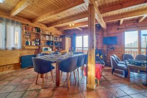 Μια τηλεόραση ή/και κέντρο ψυχαγωγίας στο Les Chalets de Celine