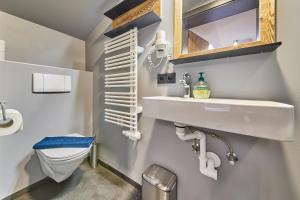 Vannituba majutusasutuses Eibinghof BED & BREAKFAST & SWIM