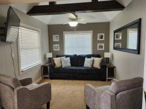 Gallery image of Sandusky Boathouse with view of Cedar Point in Sandusky