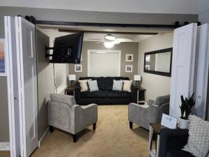 Gallery image of Sandusky Boathouse with view of Cedar Point in Sandusky