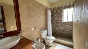 Ένα μπάνιο στο Villa Mila +7 φωτογραφίες