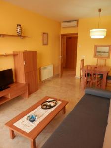 TV a/nebo společenská místnost v ubytování Paraiso Lido-Fincas Benidorm