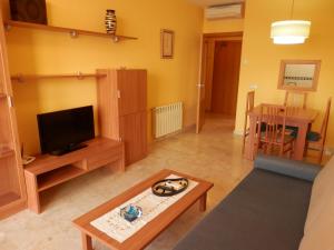 TV a/nebo společenská místnost v ubytování Paraiso Lido-Fincas Benidorm