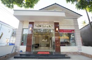 Mặt tiền/cổng chính của Yen Huynh Guest House
