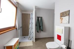 Koupelna v ubytování Agréable maison à la campagne + 17 fotografií
